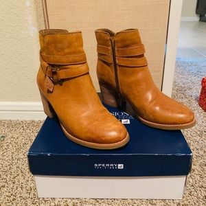 chellysun chunky cleated heel chelsea boots